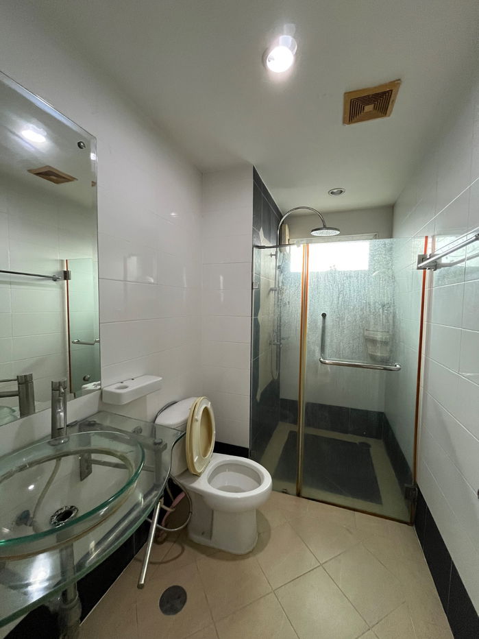 picture Bridge Phaholyothin37. 2bed 68sq.m. Line id: @pfagent - 9/17