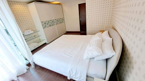 Condo for for rent  Harmony Living Sukhumvit 15 fully furnished (Confirm again when visit). 