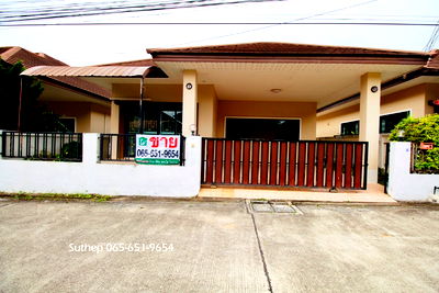 Houses for sale Ban Chang Rayong : Single-storey house for sale on 50 square wah of land in The Nine Village, near Asia Industrial Estate and Lotus’s Ban Chang, Rayong.