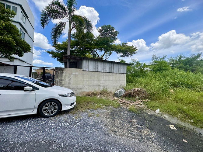 picture Land for sale, Soi Lat Krabang 3, size 371 sq m (Prachathorn Road), stream view (N.1380) - 6/6