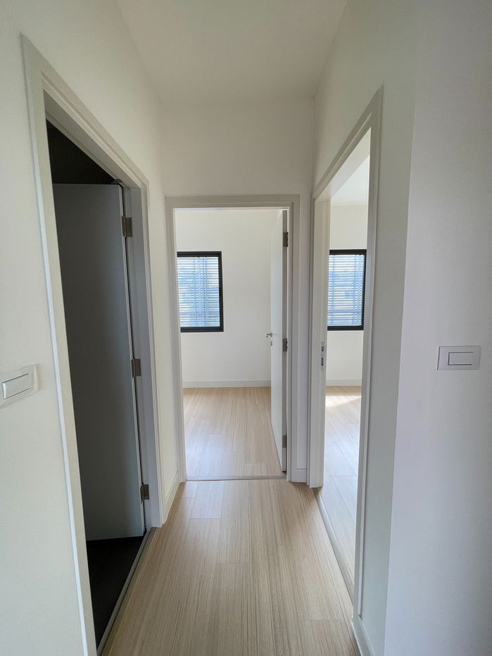 picture For sale: corner townhouse, 4 bedrooms, low monthly payments of only 13,xxx baht, near Bang Phli Industrial Estate and Wellgrow Industrial Estate. - 13/19
