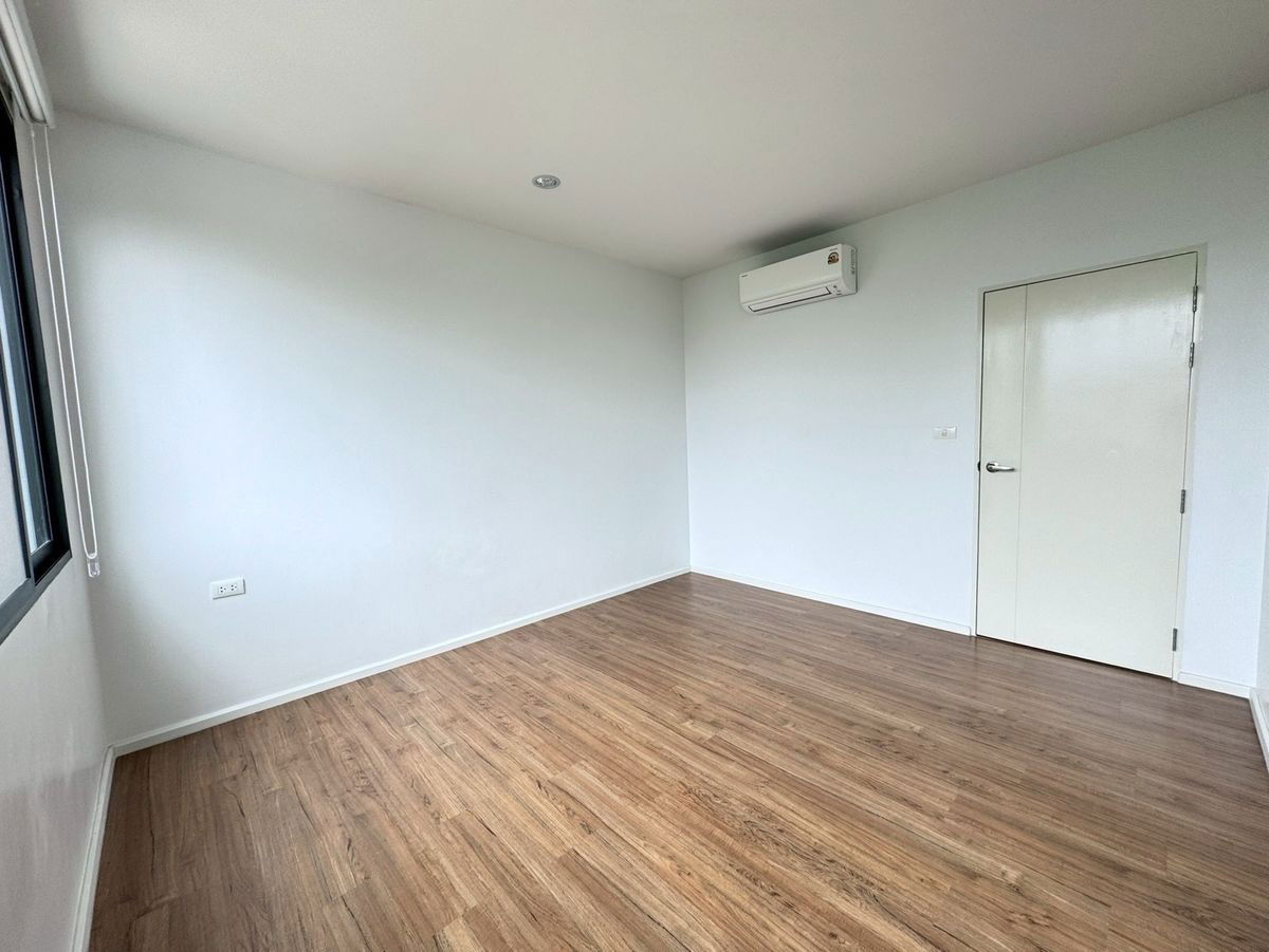 picture [ For Rent ]   ⚡🌈 HHM0043 Townhome – Baan Klang Muang Rama 9 - Krungthep Kreetha ⚡🌈 LINE: @theagentpro - 8/29