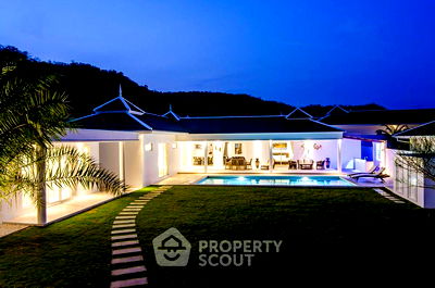 Houses for rent Hua Hin Prachaubkirikhan : 4-BR House at Falcon Hill in Nong Kae (ID 2229617)