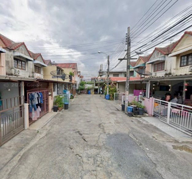 รูป ขายบ้านซอยหทัยราษฏร์ 33 หมู่บ้านร่มทิพย์ (หลังมุม) ** ราคา 1.95 ล้านบาท ** (ค่าโอน50/50) (N.1709) - รูปที่ 2/8