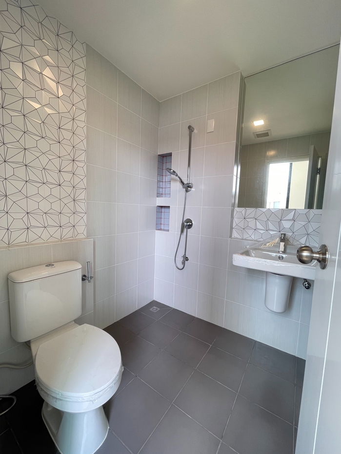 picture For sale: corner townhouse, 4 bedrooms, low monthly payments of only 13,xxx baht, near Bang Phli Industrial Estate and Wellgrow Industrial Estate. - 12/19