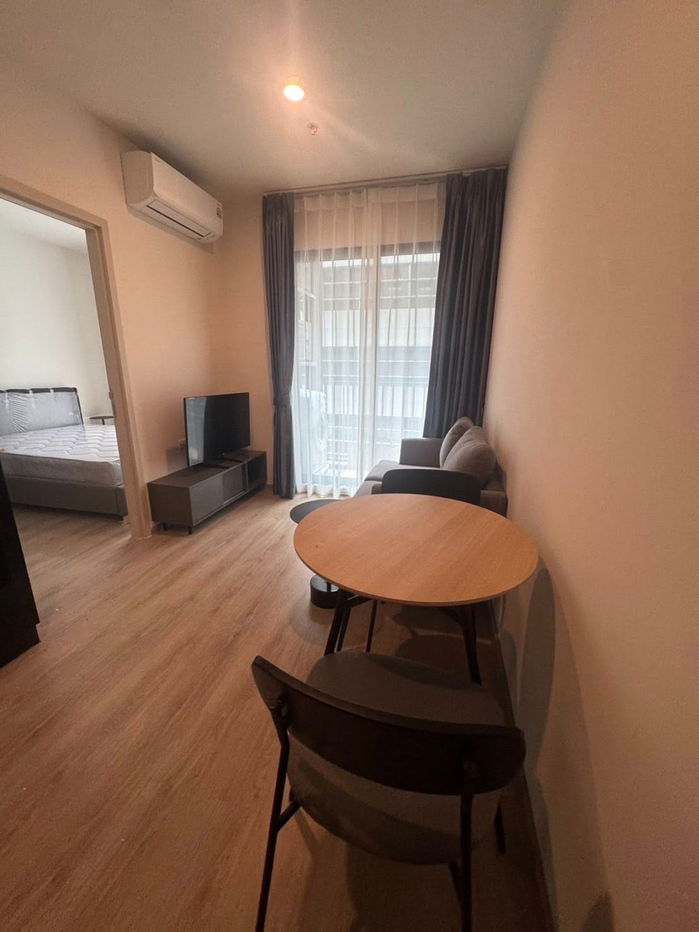 picture Nue District R9, next to Central Rama 9, another 2 minute walk to MRT. - 4/8
