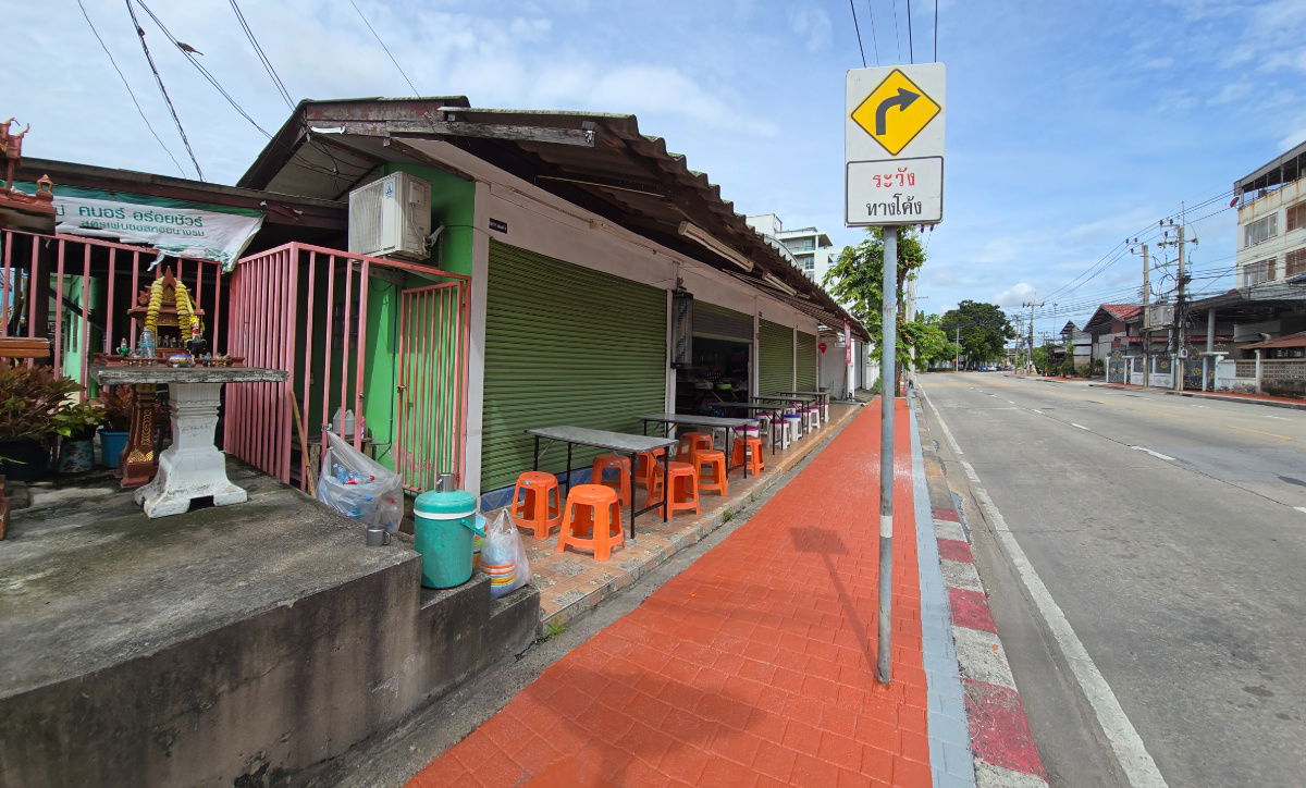 รูป ให้เช่า ห้องร้านค้า 4 ห้อง ติดถนนใหญ่พร้อมบ้าน 100 ตรว. - รูปที่ 4/8