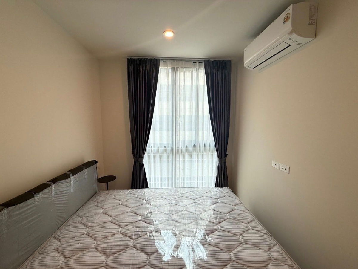 picture Nue District R9, next to Central Rama 9, another 2 minute walk to MRT. - 1/8