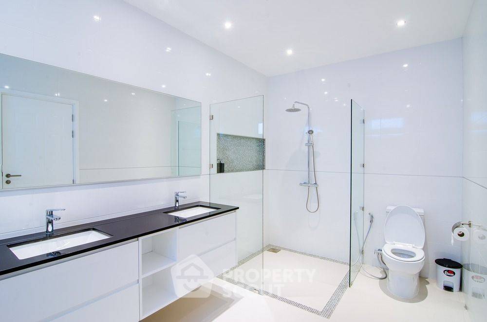 picture 4-BR House at Falcon Hill in Nong Kae (ID 2229617) - 9/20
