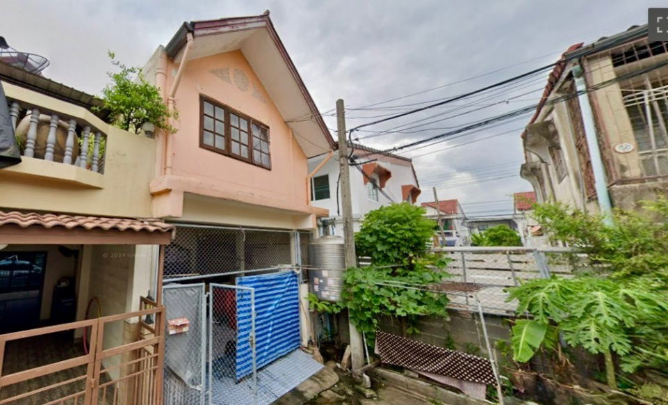 รูป ขายบ้านซอยหทัยราษฏร์ 33 หมู่บ้านร่มทิพย์ (หลังมุม) ** ราคา 1.95 ล้านบาท ** (ค่าโอน50/50) (N.1709) - รูปที่ 6/8