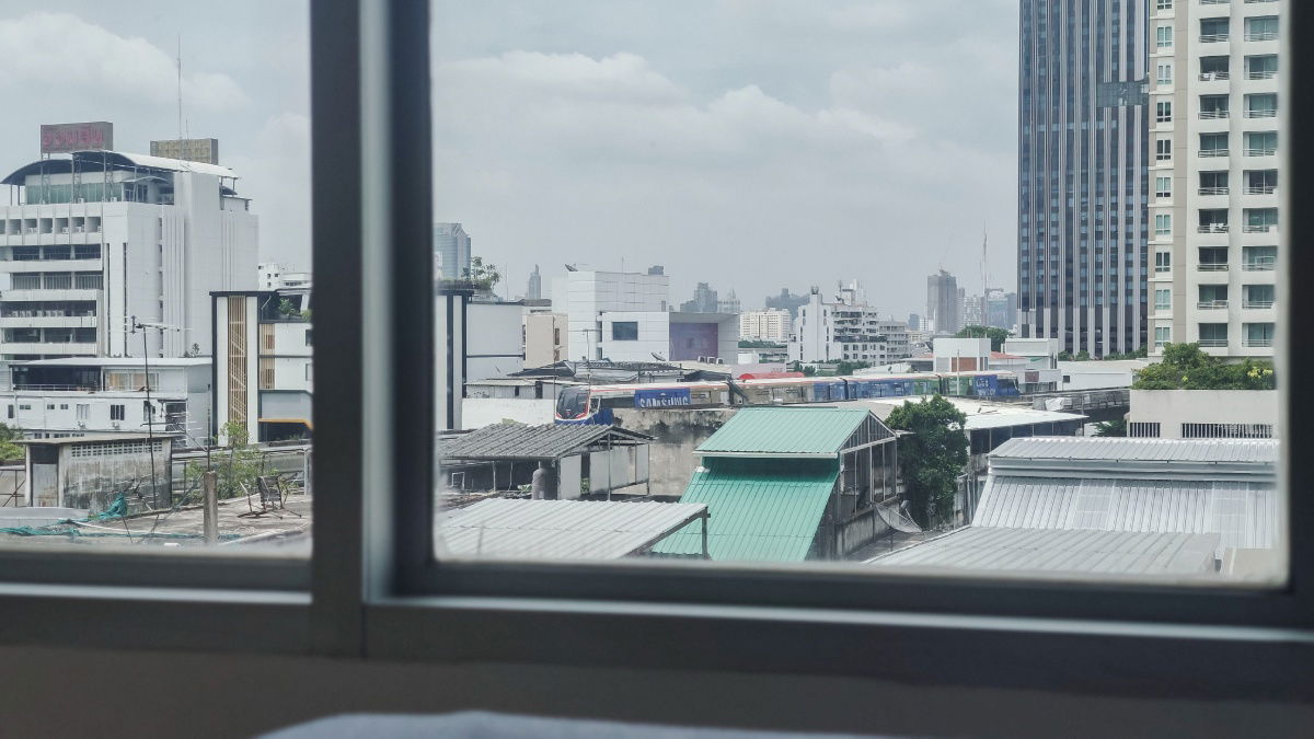 รูป ว่างพร้อมเข้าอยู่ ห้องเฟอร์ครับ วิวสวย ใกล้ รถไฟฟ้า และแหล่งของกิน - รูปที่ 1/13