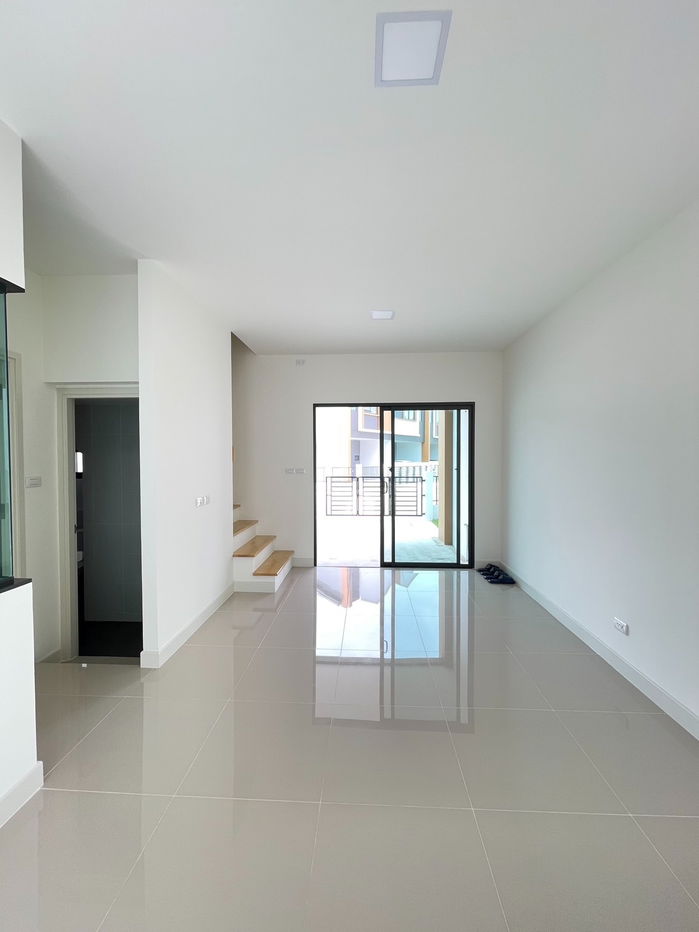 picture For sale: corner townhouse, 4 bedrooms, low monthly payments of only 13,xxx baht, near Bang Phli Industrial Estate and Wellgrow Industrial Estate. - 5/19