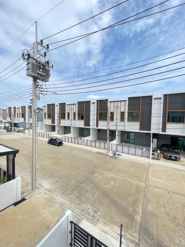 picture For sale: corner townhome, installments starting at only 12,xxx baht/month, near Bang Phli Industrial Estate and Wellgrow Industrial Estate. - 15/23