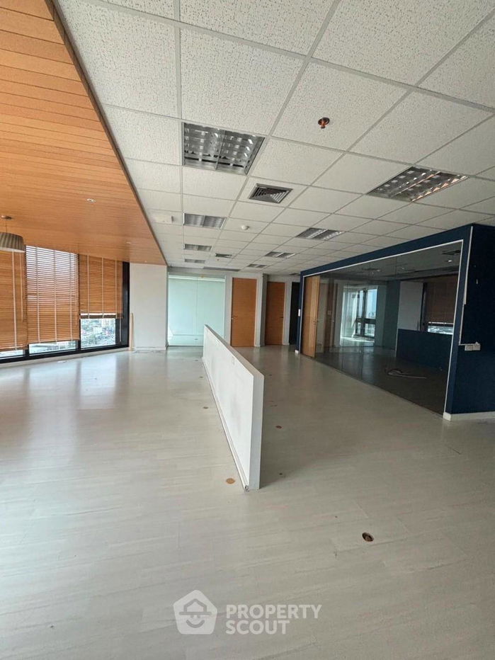 picture 4-BR Condo at Central City East Tower in Bang Na Nuea (ID 1908445) - 2/18