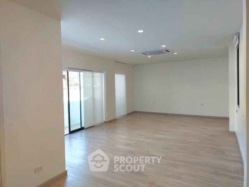 รูป บ้าน 3-ห้องนอน ที่ อาคิน วิภาวดี ใน สนามบิน (ID 2148211) - รูปที่ 10/10