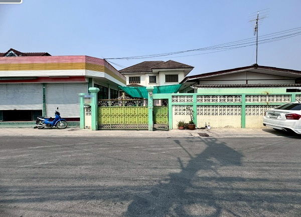 picture Land for sale with 2-storey detached house, Soi On Nut 66/1, near MRT Srinakarin (N.1628) - 2/5