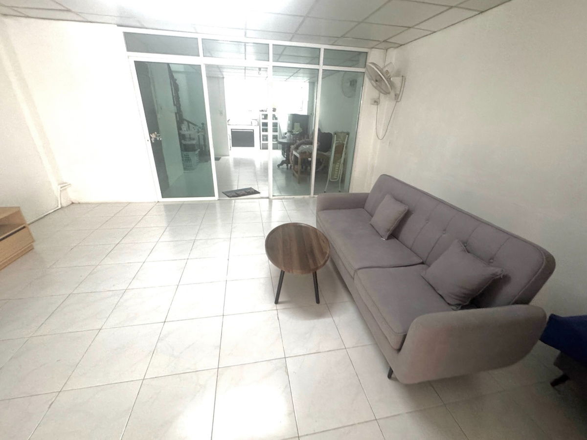 picture For Sale! 2-Storey Townhouse with Tenant and Furniture – Immediate Income!  Near Suvarnabhumi Airport, Lat Krabang - 2/15