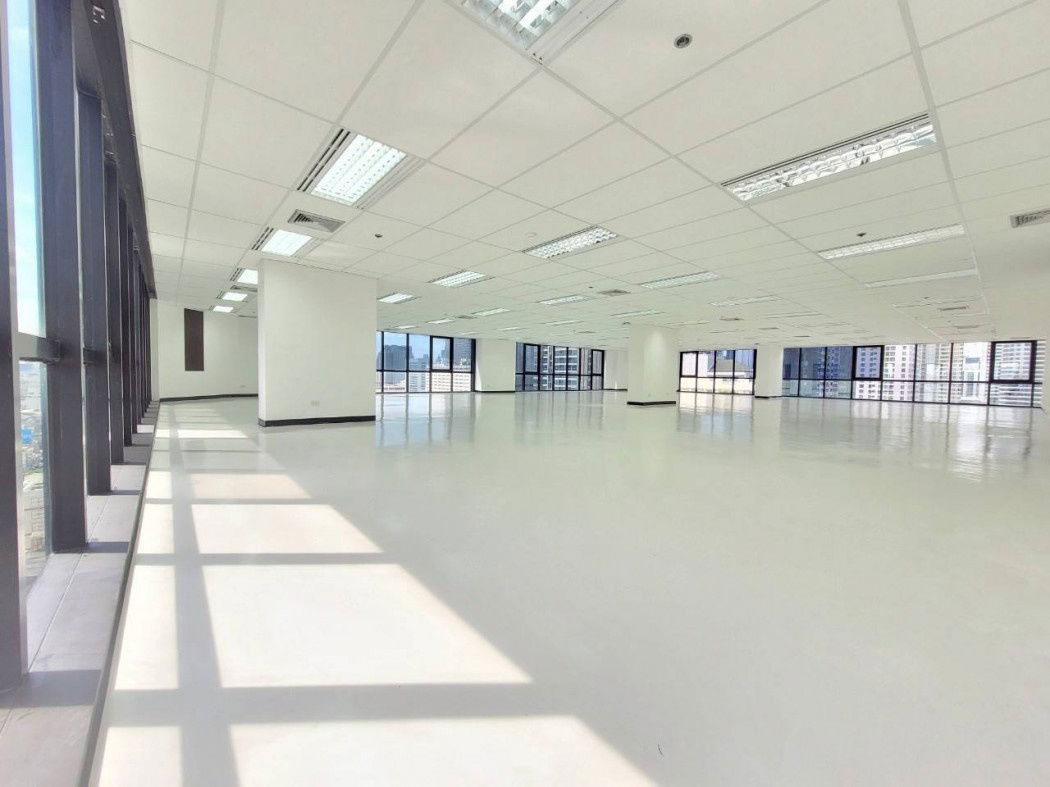 picture Space for rent, Sethiwan Tower building, 18th floor BC, open area 372 sq m, minimum lease contract 3 years. - 1/10