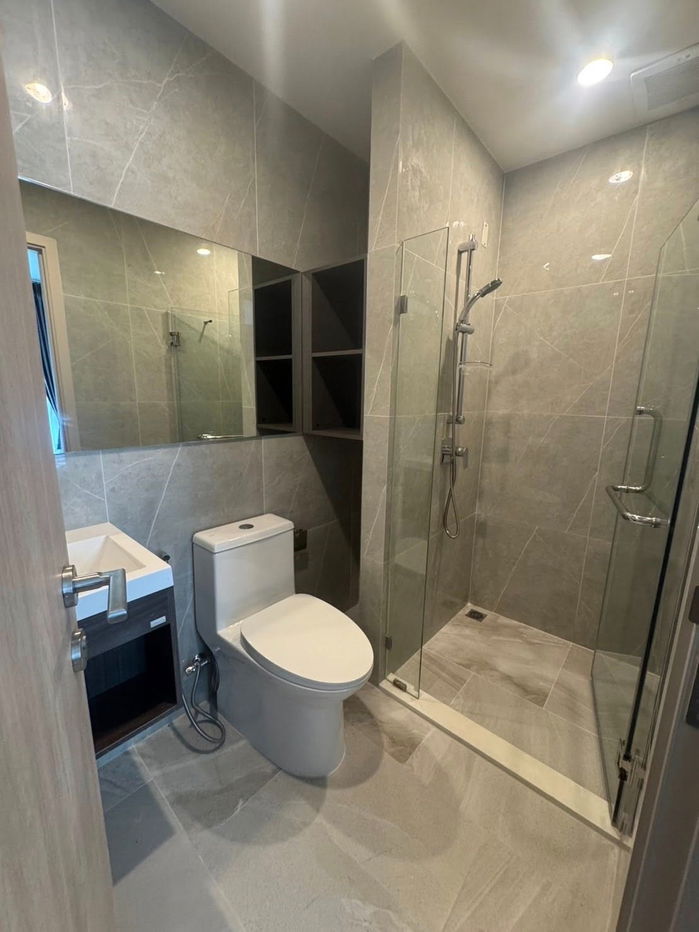 picture Nue District R9, next to Central Rama 9, another 2 minute walk to MRT. - 6/8