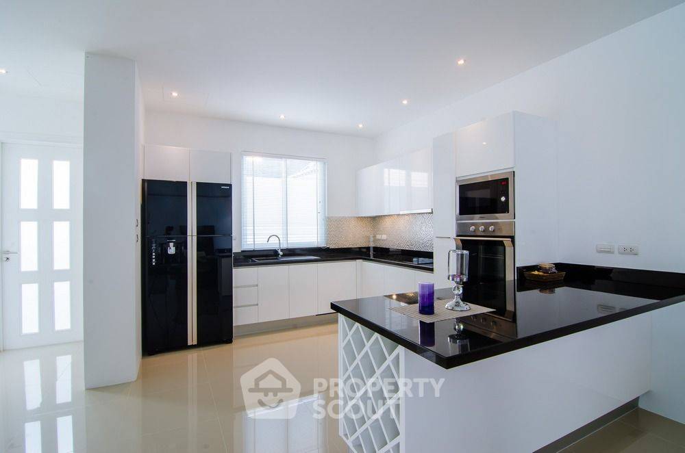 picture 4-BR House at Falcon Hill in Nong Kae (ID 2229617) - 4/20