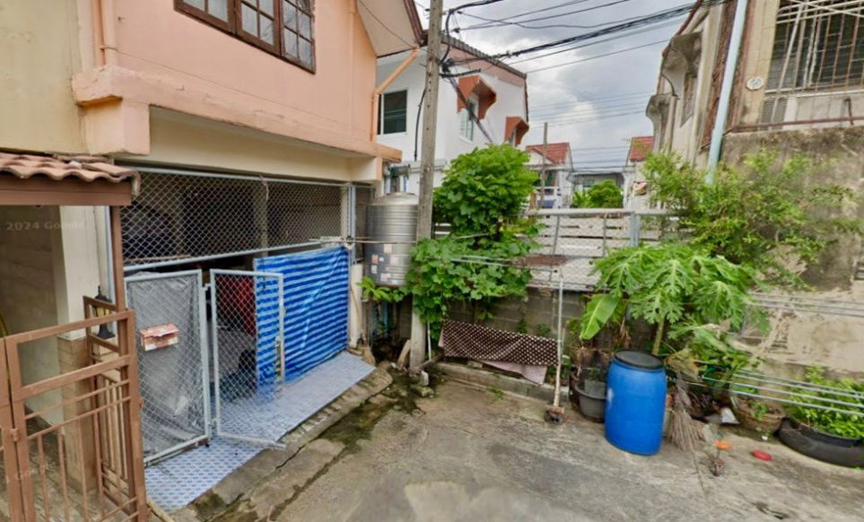 รูป ขายบ้านซอยหทัยราษฏร์ 33 หมู่บ้านร่มทิพย์ (หลังมุม) ** ราคา 1.95 ล้านบาท ** (ค่าโอน50/50) (N.1709) - รูปที่ 3/8