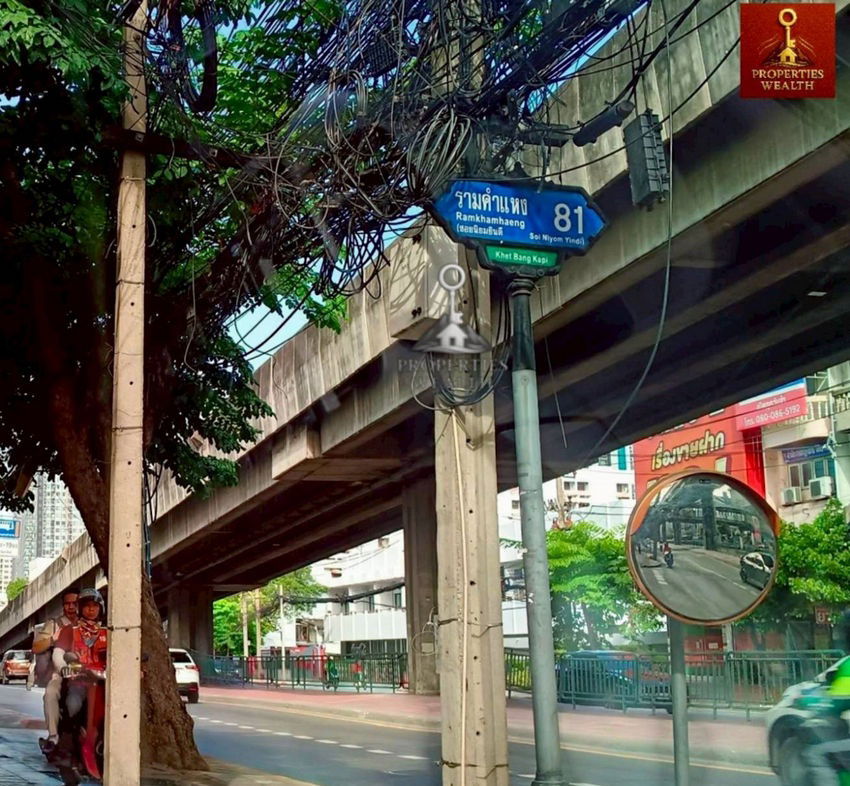picture Call : 098-885-4878 Sale Land with house, Lat Phrao 130, Khlong Chan, Bang Kapi (Drive Inn) - 10/11