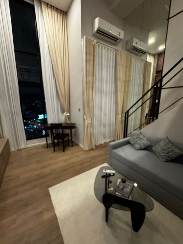รูป ห้องดูเพล็กซ์ใหม่เอี่ยม ชั้น 26 พร้อมวิวเมืองมุมกว้างสุดตระการตา ขนาด 41 ตารางเมตร ตกแต่งครบ พร้อมเข้าอยู่ได้ทันที - รูปที่ 6/27