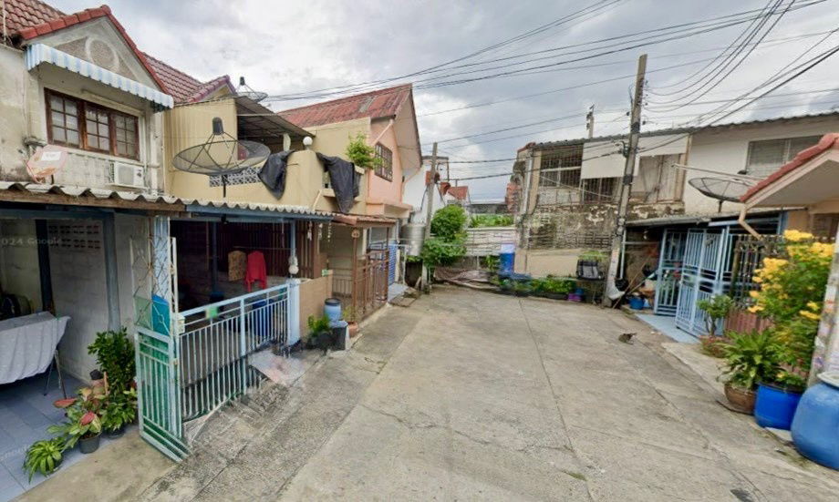 รูป ขายบ้านซอยหทัยราษฏร์ 33 หมู่บ้านร่มทิพย์ (หลังมุม) ** ราคา 1.95 ล้านบาท ** (ค่าโอน50/50) (N.1709) - รูปที่ 4/8
