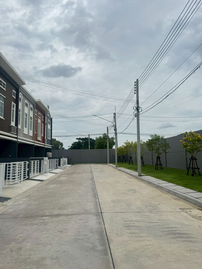 picture NEW Townhome Siriplace Rangsit 2 - 4/14