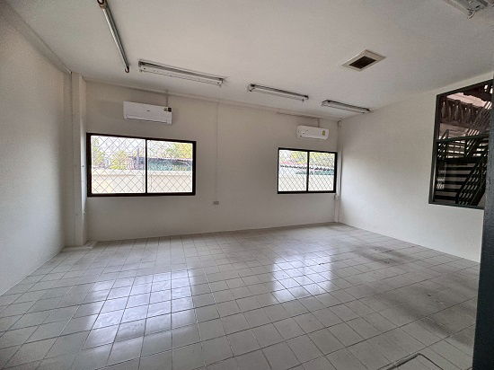 picture Warehouse for rent, Soi On Nut 66, with large office, 1400 sq m., very wide road, 100% excellent condition (N.1633) - 8/8