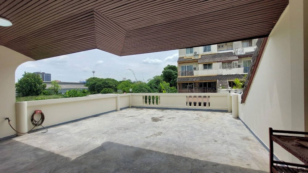 picture Urgent sale, townhouse, Warathorn Ville, Soi Phatthanakan 44 ** 5 million baht ** Buy a house and have hundreds of thousands left (N.889) - 5/22