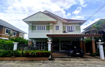 Houses for rent Raffles International College : Single house for rent, Phakphirom Village, Srinakarin, 3 bedrooms, 75 sq m, with furniture, near Seacon Square, near BTS Suan Luang Rama 9