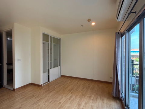 The Parkland Taksin Thapra【𝐒𝐄𝐋𝐋 & 𝐑𝐄𝐍𝐓】🔥This room is decorated in a simple style but every corner is full of joy🔥  Contact Line ID: @hacondo