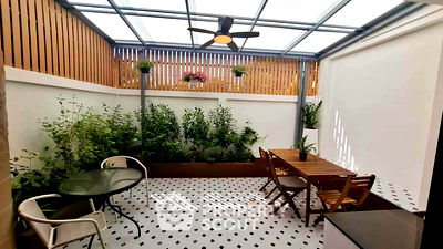 Townhouses for sale Chonburi : 2-BR Townhouse close to Pattaya (ID 2229593)