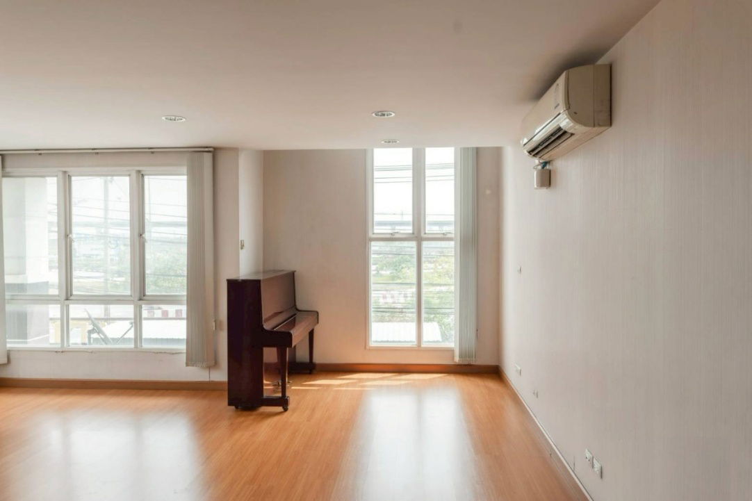 picture Home Office for Rent at Arcadia @ Home, 4-Storey Building, Lat Krabang District, Bangkok. Land Area: 47.4 Sq. Wah. Near Suvarnabhumi Airport. - 10/12