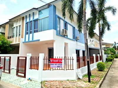 Townhouses for sale : Vista Avenue Petchkasem 81  Nong Khaem