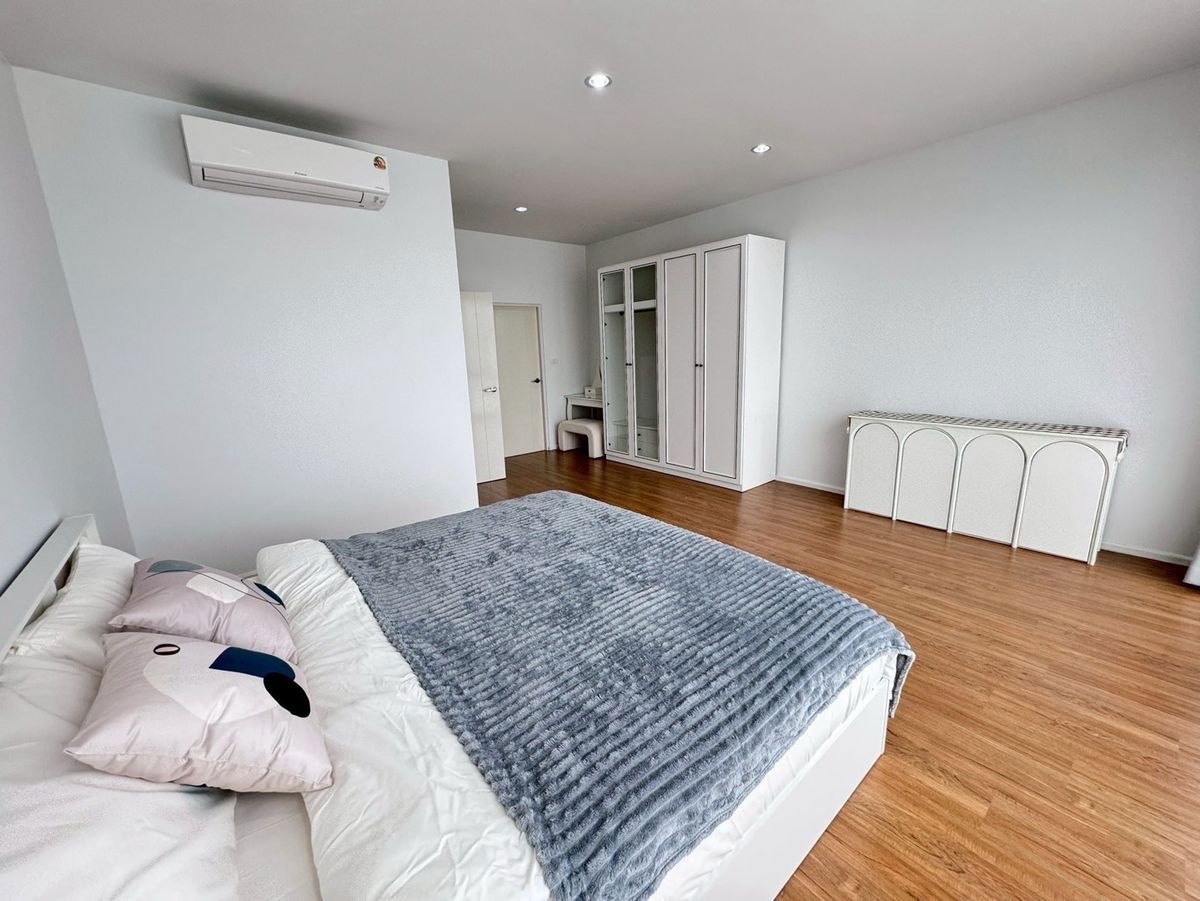 picture [ For Rent ]   ⚡🌈 HHM0043 Townhome – Baan Klang Muang Rama 9 - Krungthep Kreetha ⚡🌈 LINE: @theagentpro - 11/29