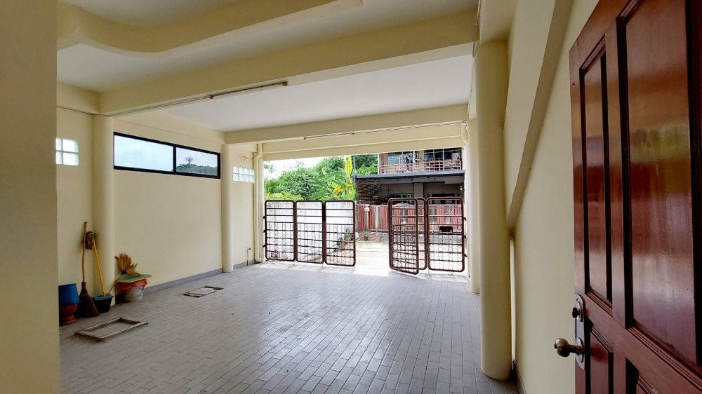 picture Urgent sale, townhouse, Warathorn Ville, Soi Phatthanakan 44 ** 5 million baht ** Buy a house and have hundreds of thousands left (N.889) - 16/22