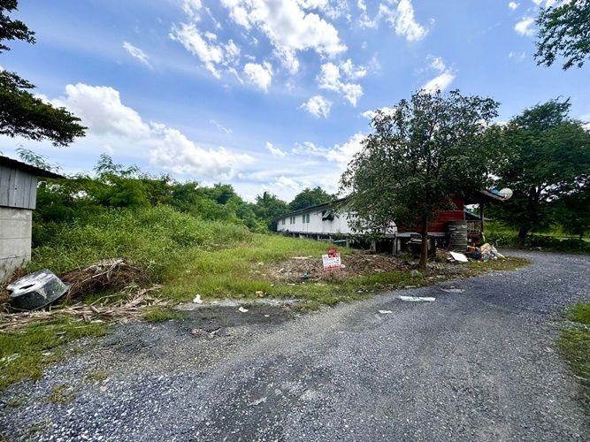 picture Land for sale, Soi Lat Krabang 3, size 371 sq m (Prachathorn Road), stream view (N.1380) - 2/6
