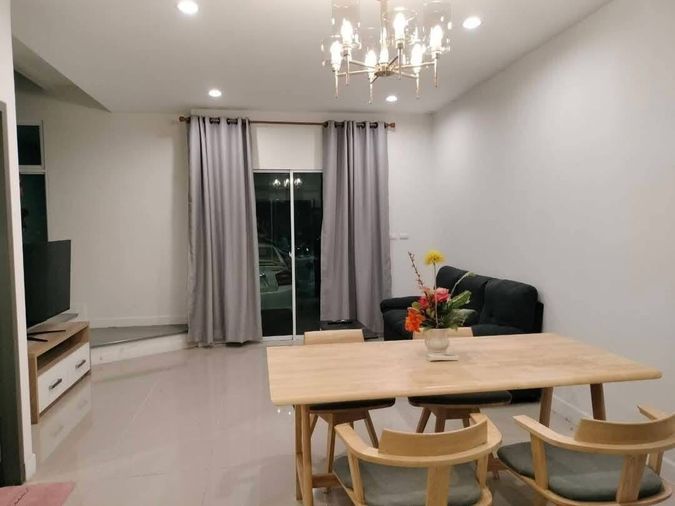 4-bed townhouse for rent, 249 sqm, 83 sq wah, Sammakorn Avenue Suvarnabhumi