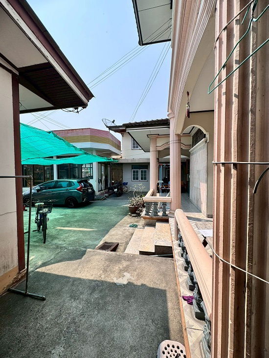 picture Land for sale with 2-storey detached house, Soi On Nut 66/1, near MRT Srinakarin (N.1628) - 1/5