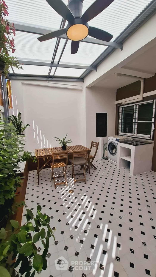 รูป ทาวน์เฮาท์ 2-ห้องนอน ใกล้ เมืองพัทยา (ID 2229593) - รูปที่ 3/15