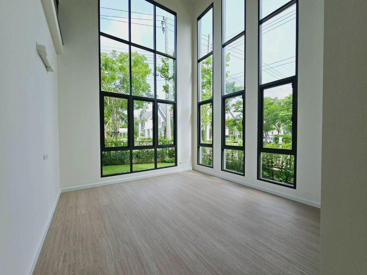 รูป บ้านเดี่ยวหรู "ซีรีส์ Urban Farmhouse" สราญสิริ ศาลายา – ปิ่นเกล้า  99/11 แปลงมุมทิศเหนือ - รูปที่ 2/12
