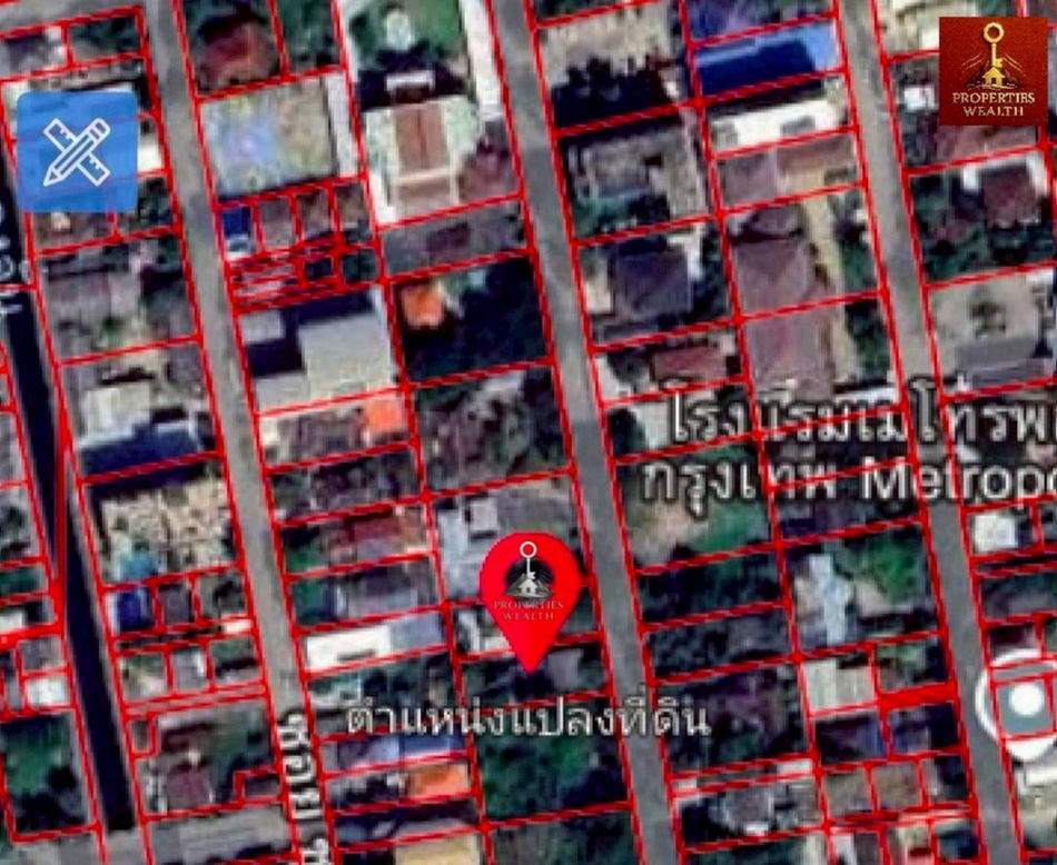 picture Call : 098-885-4878 Sale Land with house, Lat Phrao 130, Khlong Chan, Bang Kapi (Drive Inn) - 3/11