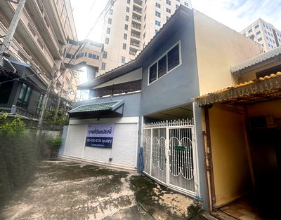 Houses for sale Thailand Nursing and Midwifery Council : 2-Storey Detached House for Sale (44 sq.wah) – Next to Dhurakij Pundit University