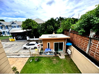 Houses for sale Thanon Thep Rak : Single house for sale, corner house, Suan Racha Village, Soi Mai Lap 14, corner house ready to move in (N.1750)