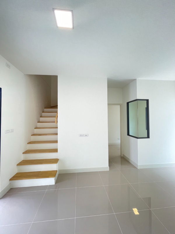 picture For sale: corner townhome, installments starting at only 12,xxx baht/month, near Bang Phli Industrial Estate and Wellgrow Industrial Estate. - 10/23
