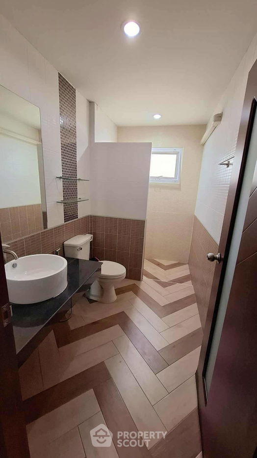 รูป ทาวน์เฮาท์ 2-ห้องนอน ใกล้ เมืองพัทยา (ID 2229593) - รูปที่ 13/15
