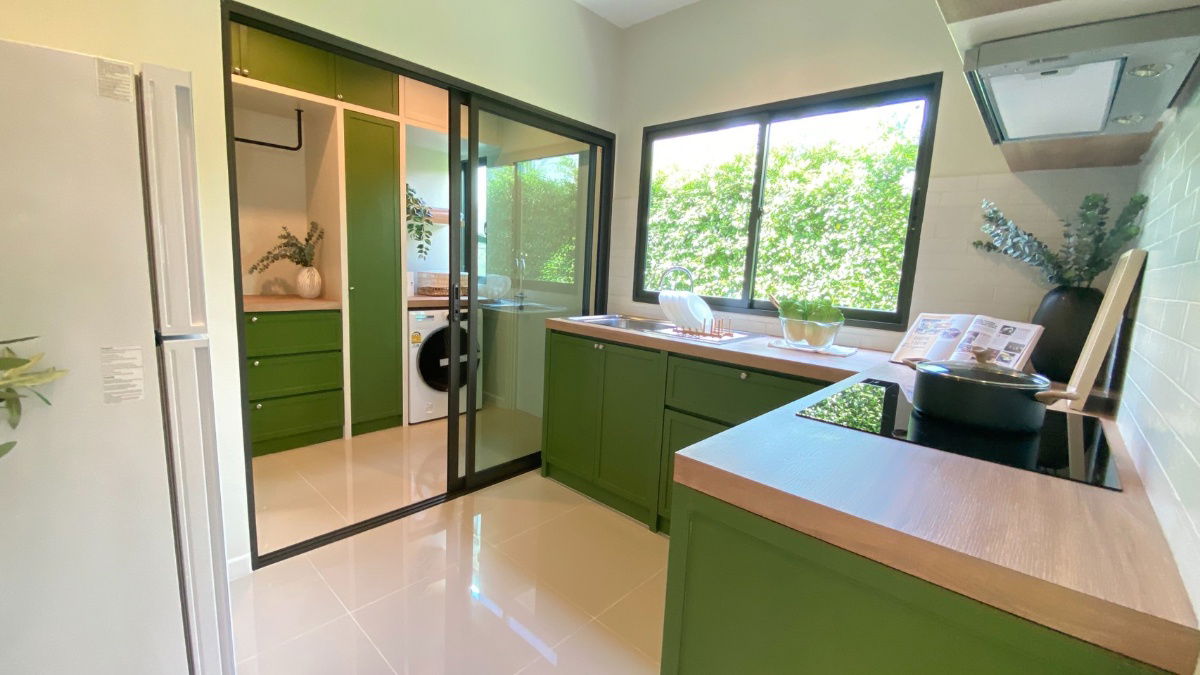 picture Excellent Value! Fully furnished Sicily model detached home featuring 4 bedrooms and 187 sq.m. Ready to move in. Special offer at just 10.99 MB.. - 3/9