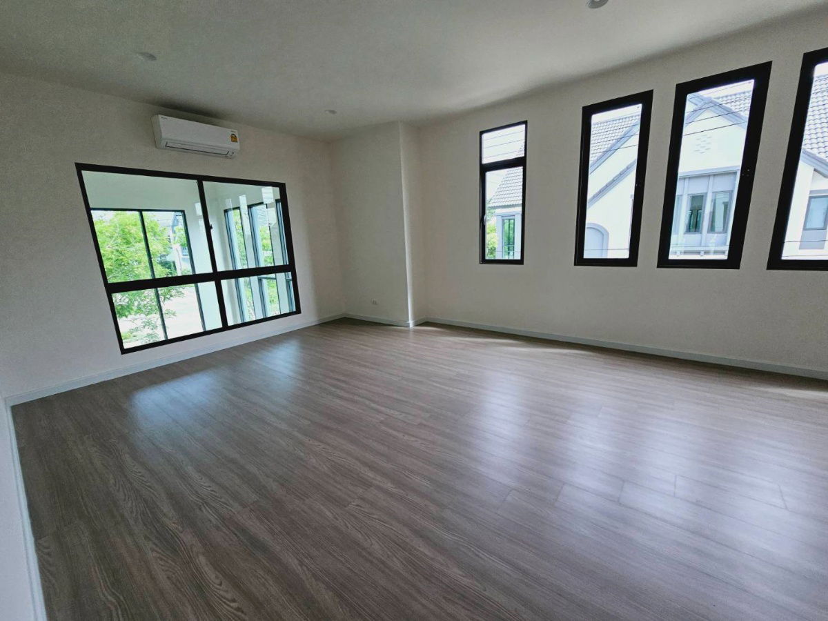 รูป บ้านเดี่ยวหรู "ซีรีส์ Urban Farmhouse" สราญสิริ ศาลายา – ปิ่นเกล้า  99/11 แปลงมุมทิศเหนือ - รูปที่ 9/12